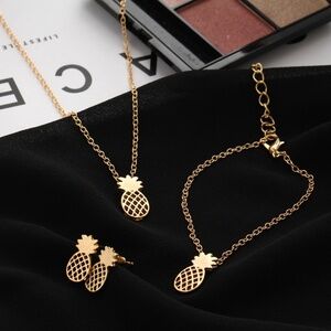 **FAYE* 4-Pc Gold Hollow Pineapple Fashion Jewelry Set